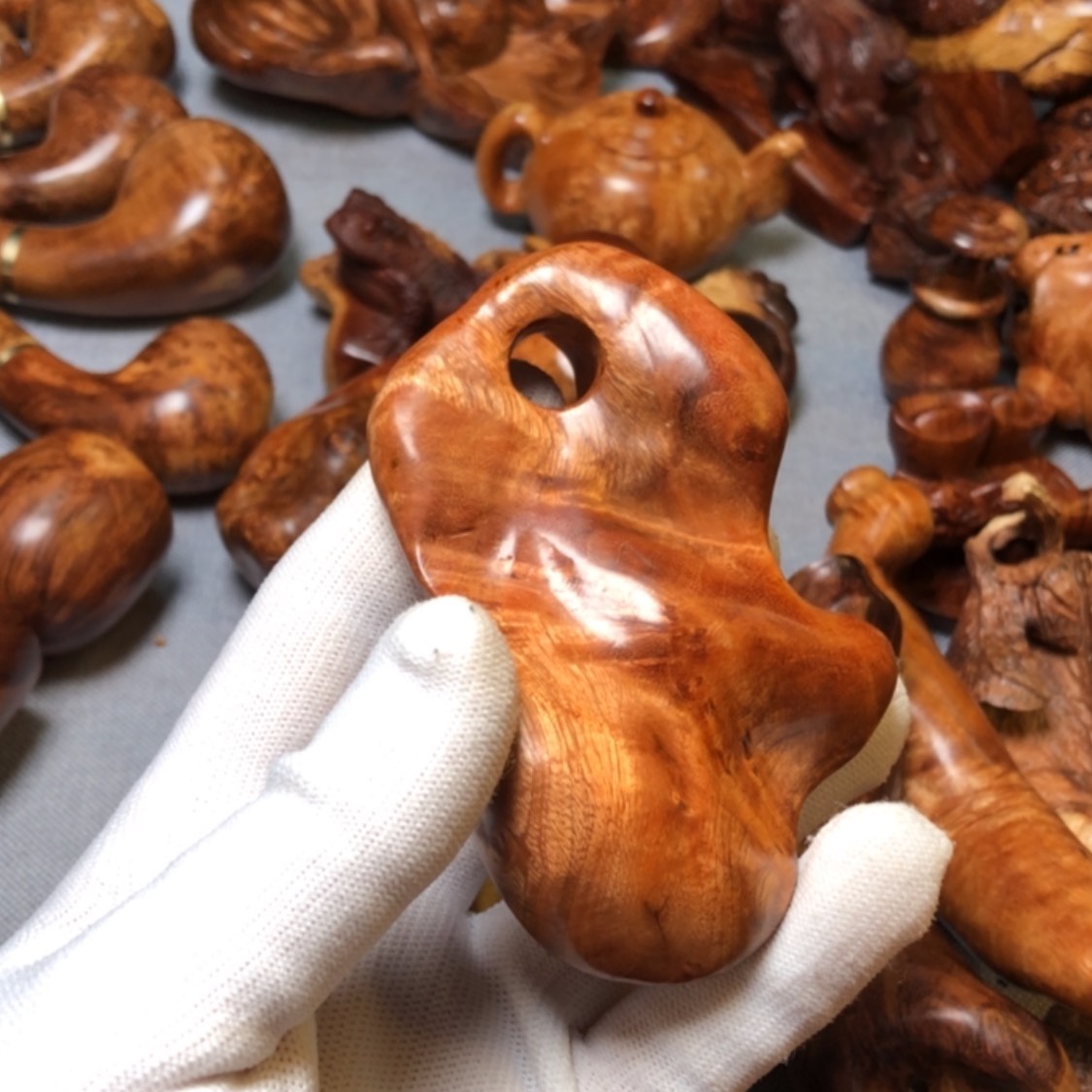 【闪购商品】木麻梨疙瘩火琉璃手把件