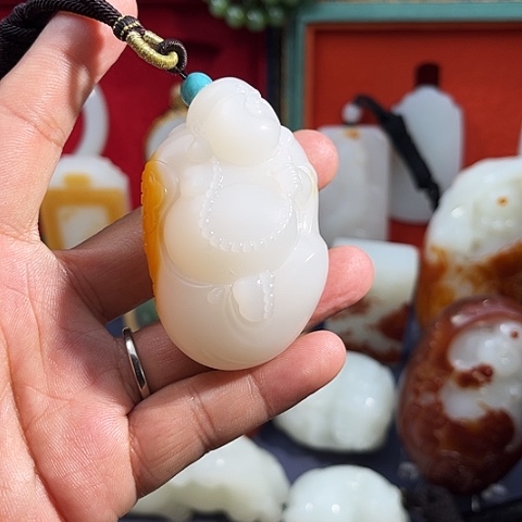 和田玉挂件未镶嵌广*