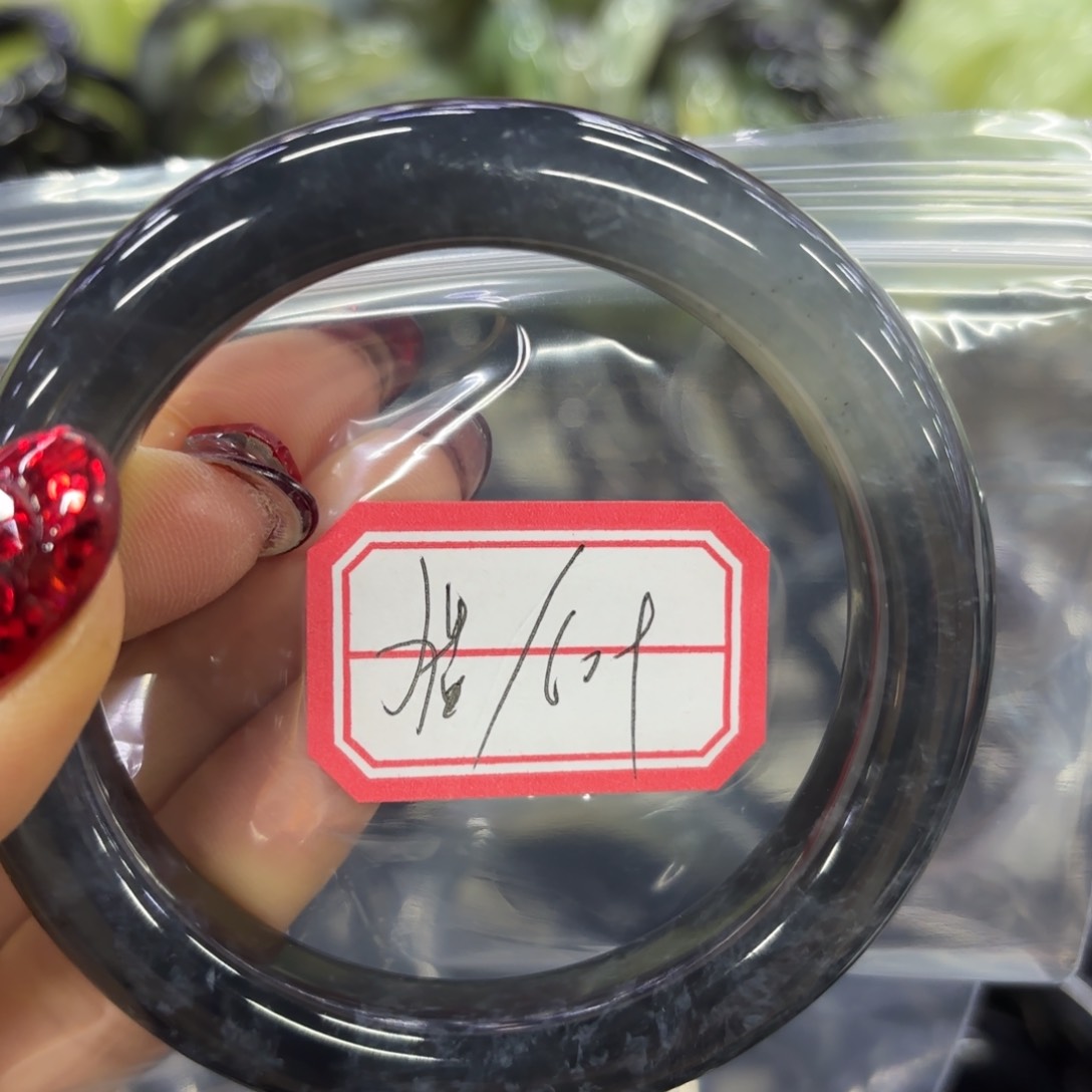 蛇纹石玉手镯未镶嵌憨***猫