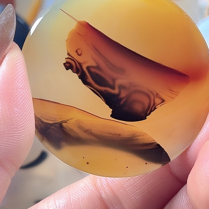 伊***5玛瑙/玉髓合金颈饰