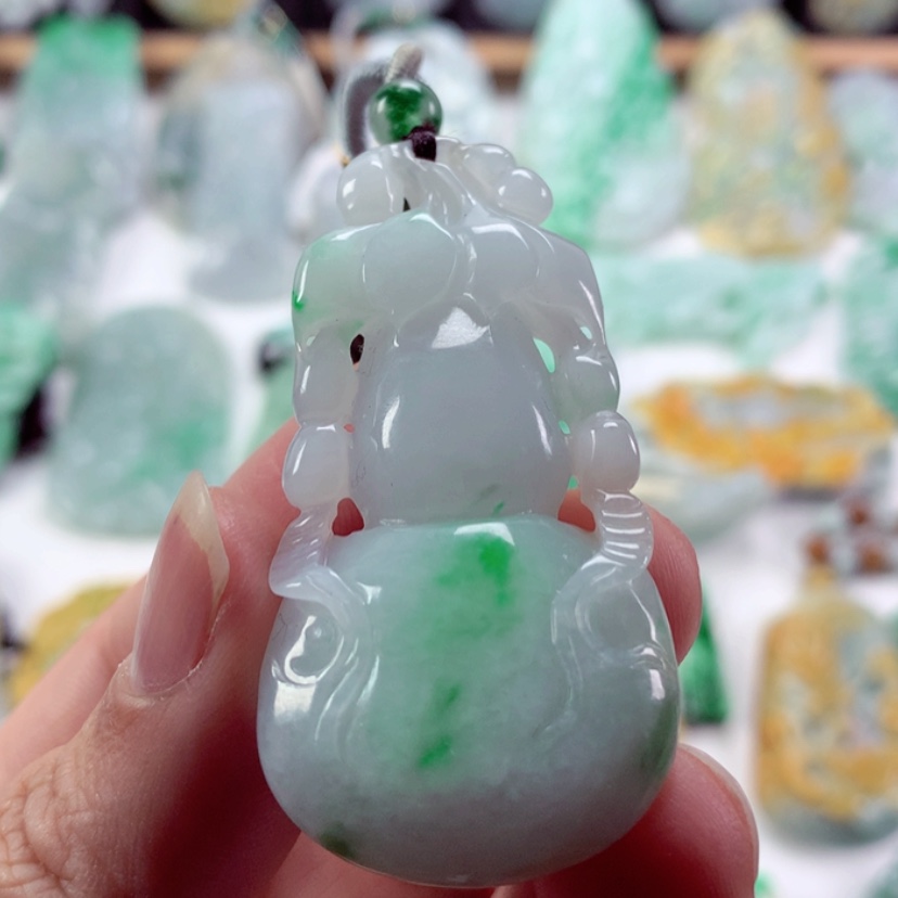 【闪购商品】翡翠吊坠(不含链)未镶嵌