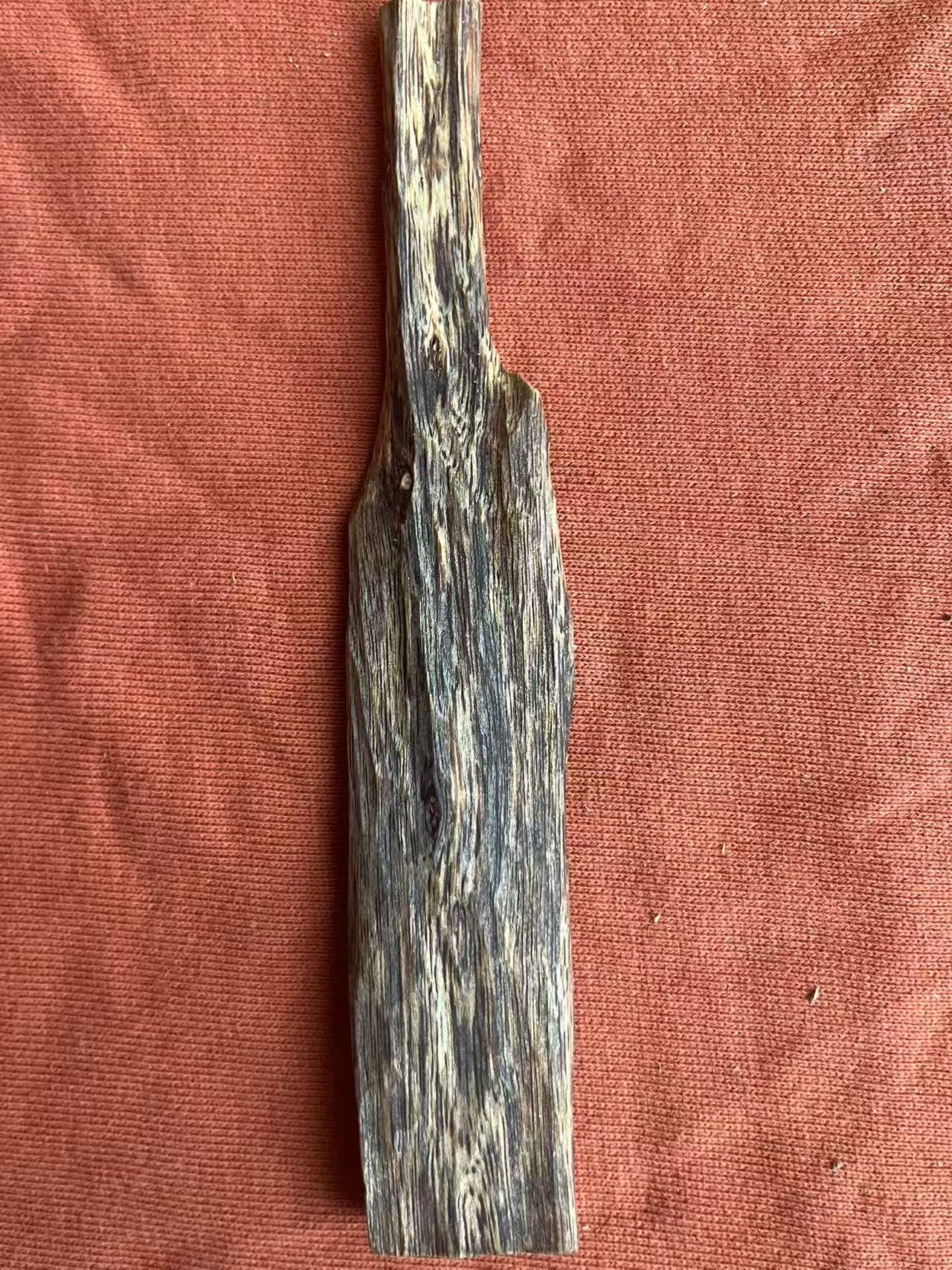 沉香天然虫漏老料高油手把件