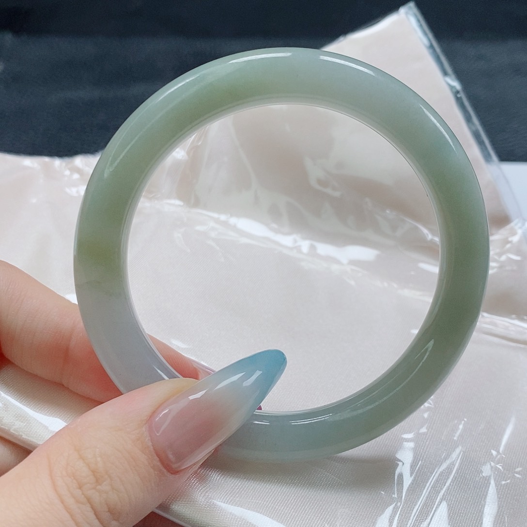 【闪购商品】未镶嵌手镯（圆镯）翡翠390号