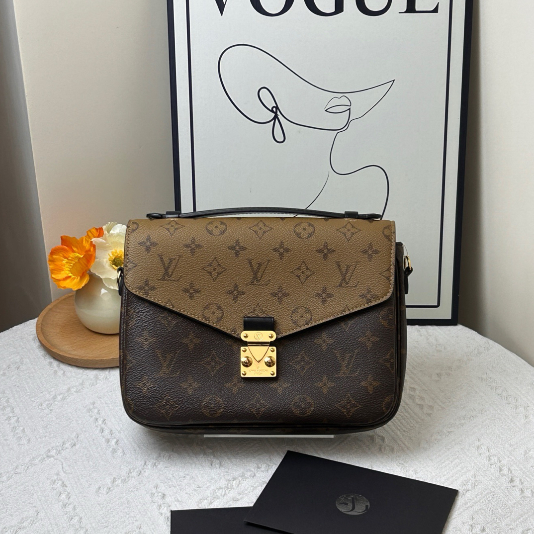 95新 LouisVuitton/路易威登 拼色邮差 20年/JW8447