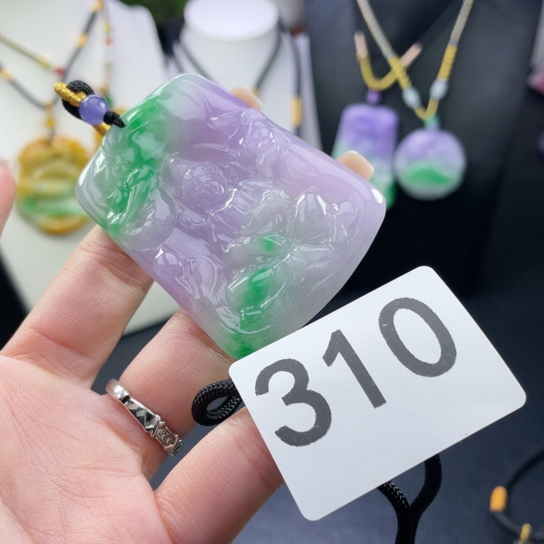 翡翠未镶嵌吊坠(赠链)