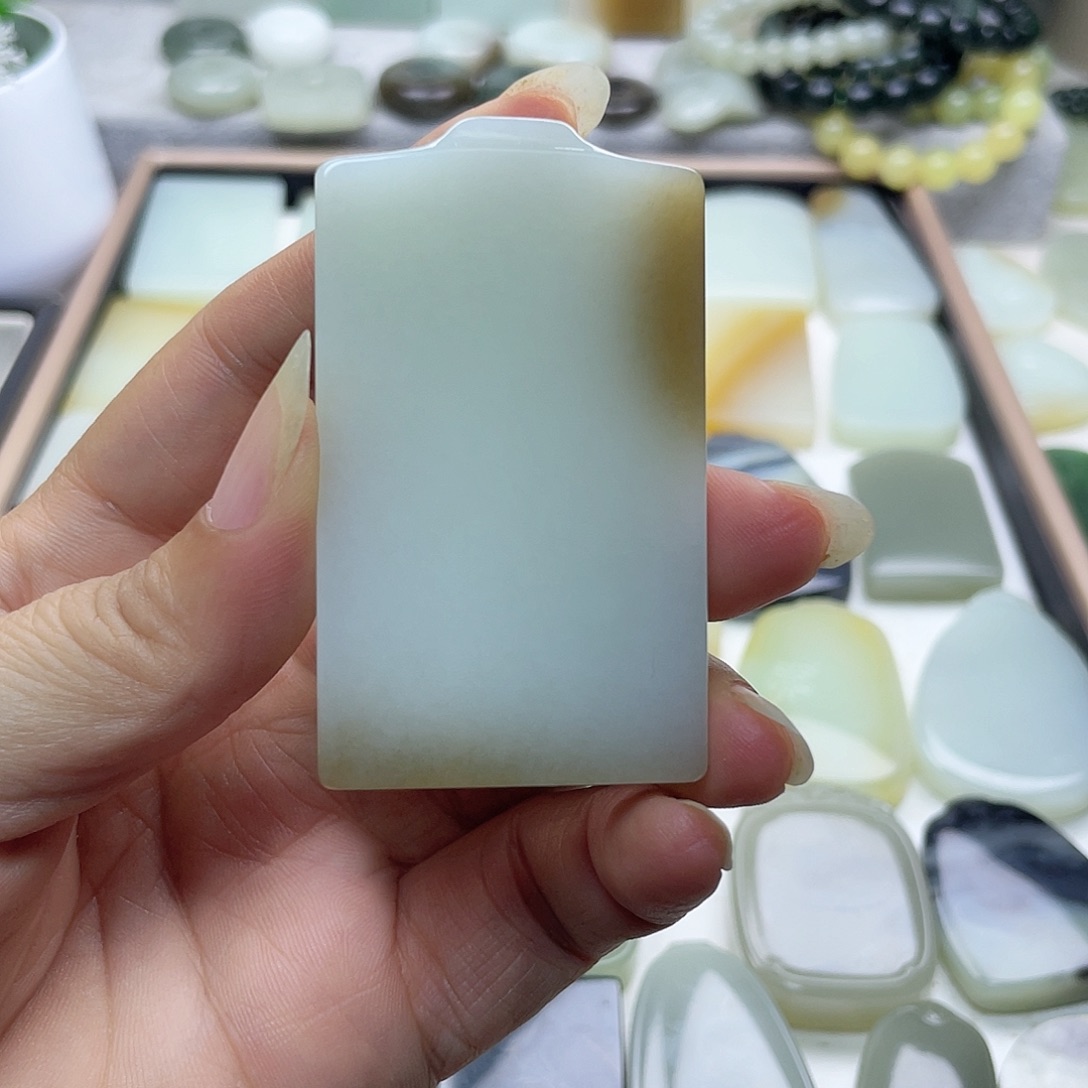 颈饰未镶嵌和田玉（糖玉）星**语