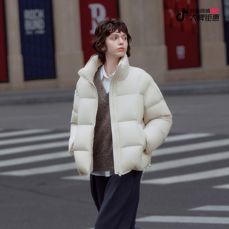 坦博尔24年新品立领泡芙短款羽绒服流光风时尚好羽绒TBF530378Z