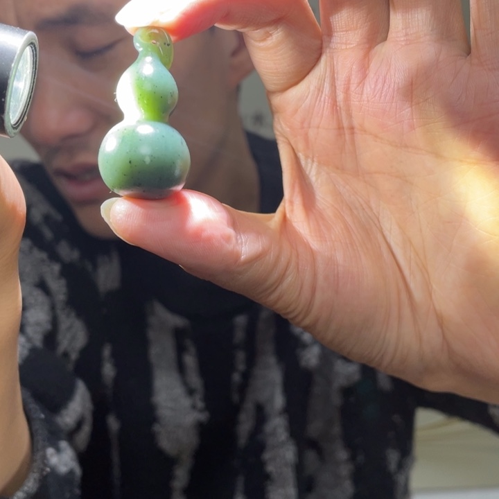 和田玉未镶嵌把件