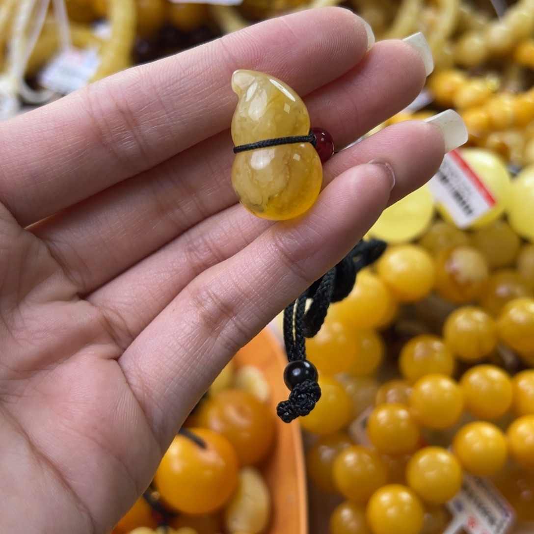 琥珀珠宝奇石未镶嵌