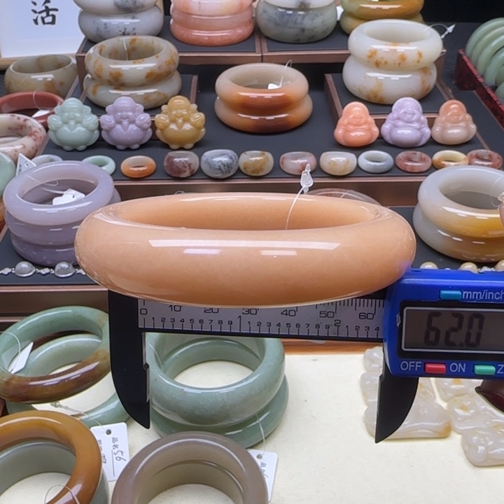 石英岩玉未镶嵌手镯