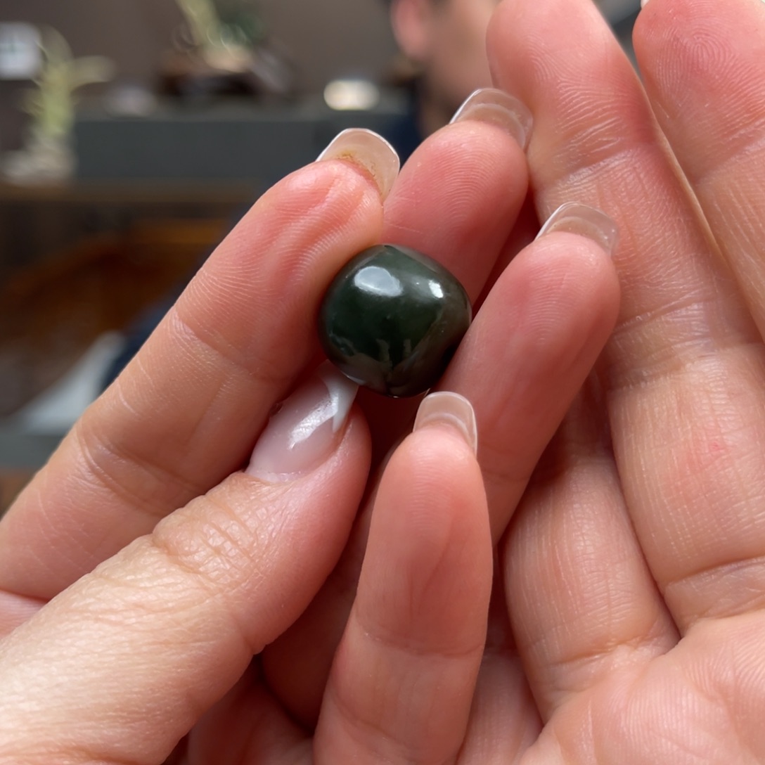 和田玉挂件未镶嵌三*志