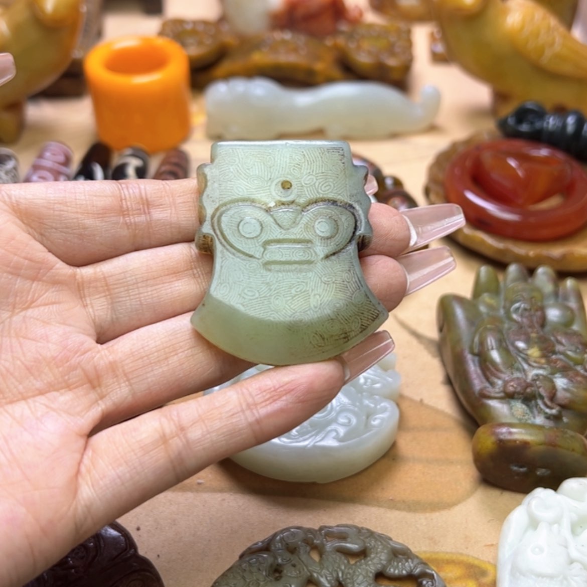 【闪购商品】蛇纹石玉颈饰未镶嵌