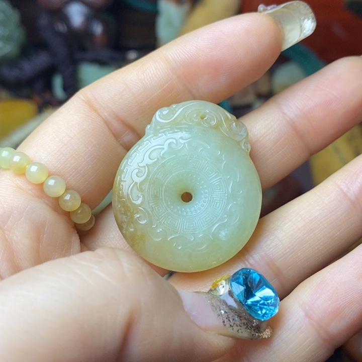 岫岩老玉（透闪石质玉）未镶嵌颈饰