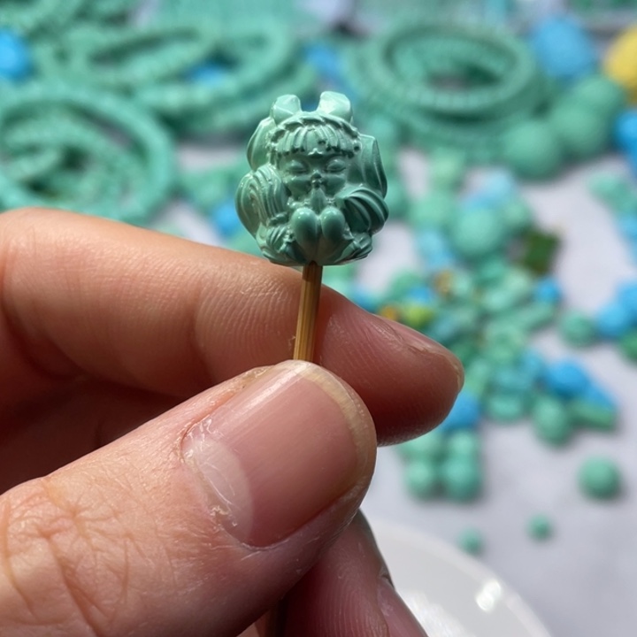 非金属绿色九尾狐背云