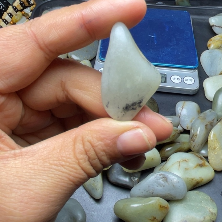 和田玉未镶嵌珠宝半成品