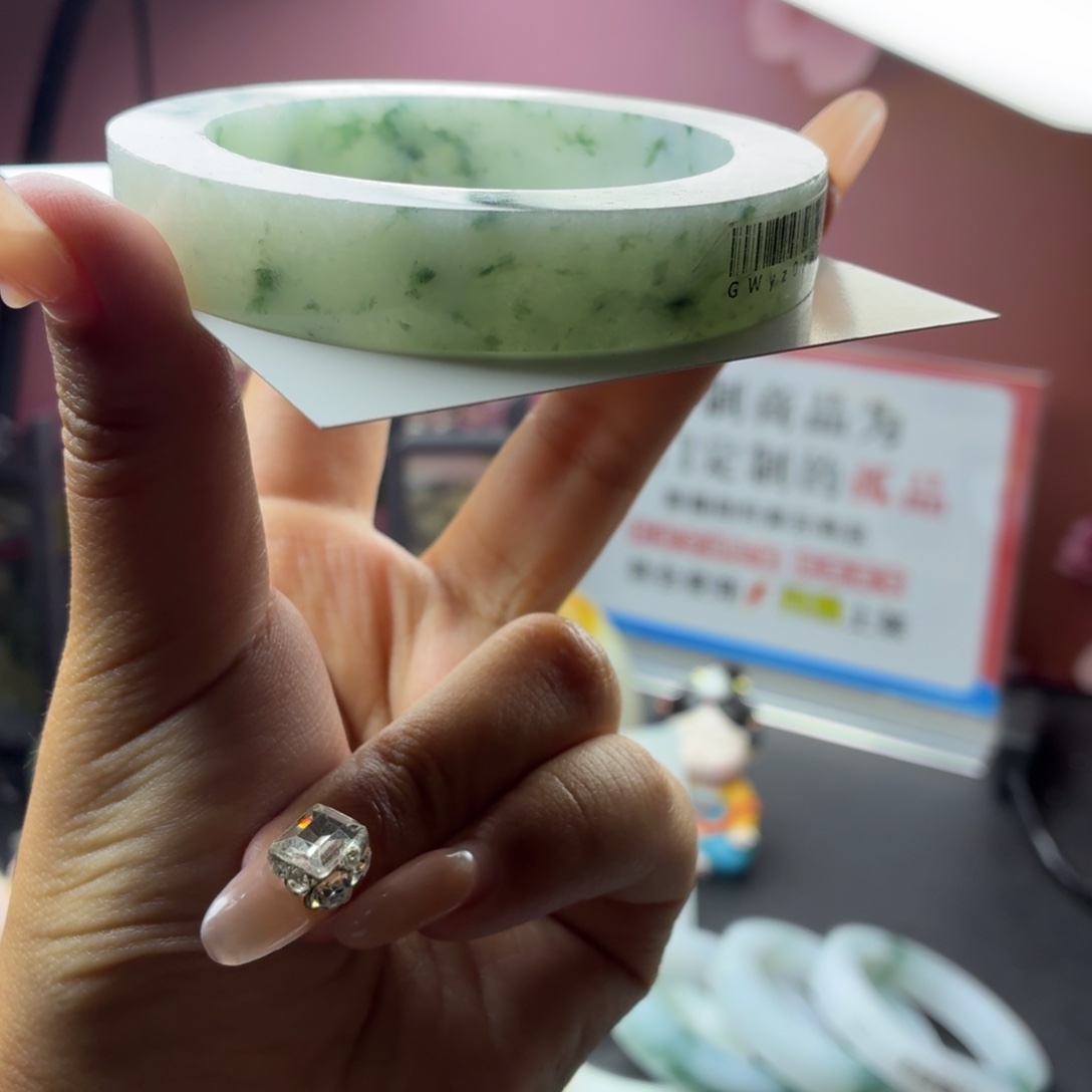 麦***敏定制翡翠未镶嵌缅A翡翠多样性发一