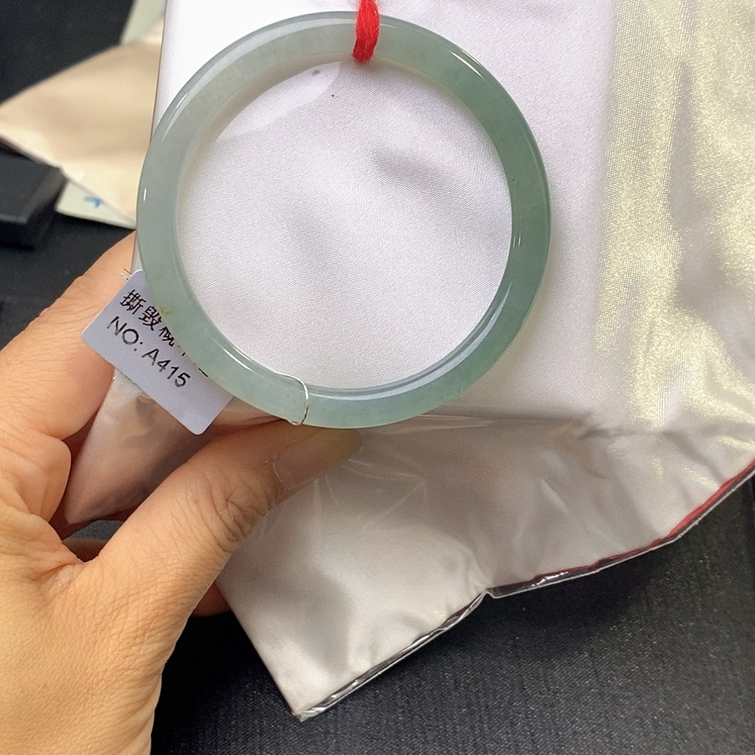 翡翠未镶嵌手镯54.5