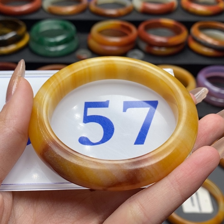 石英质玉（黄龙玉）手镯未镶嵌