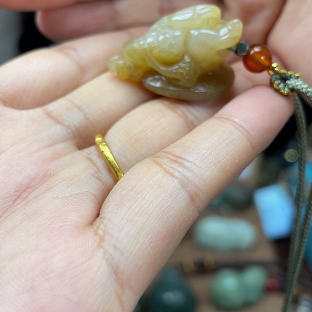 和田玉颈饰未镶嵌