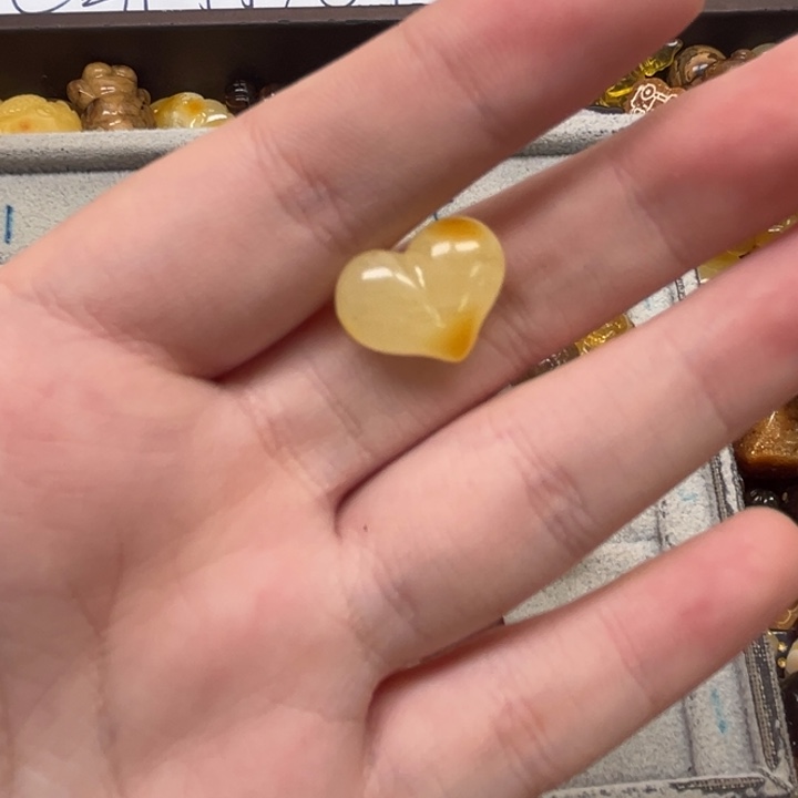 裸石琥珀未镶嵌嘻***玩