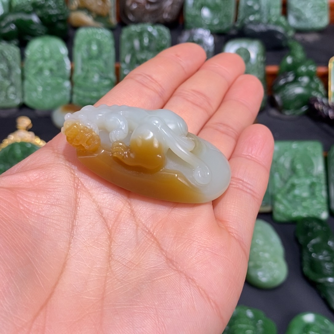 和田玉颈饰未镶嵌