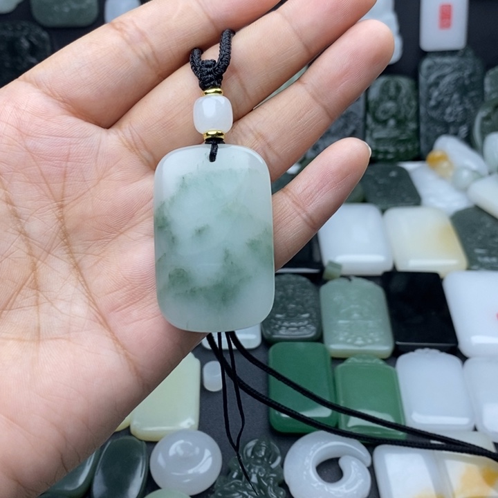 ⊙***⊙石英质玉未镶嵌颈饰