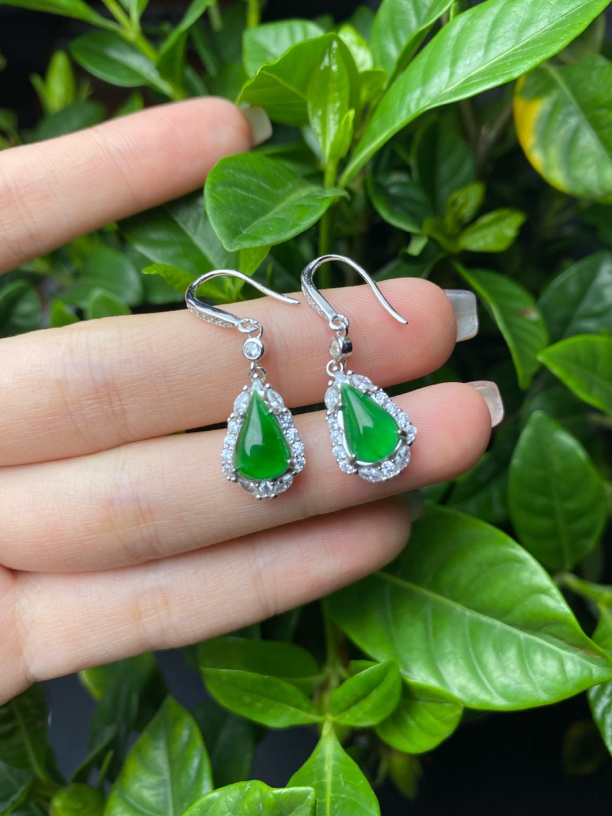 A货翡翠危地马拉绿水滴耳环