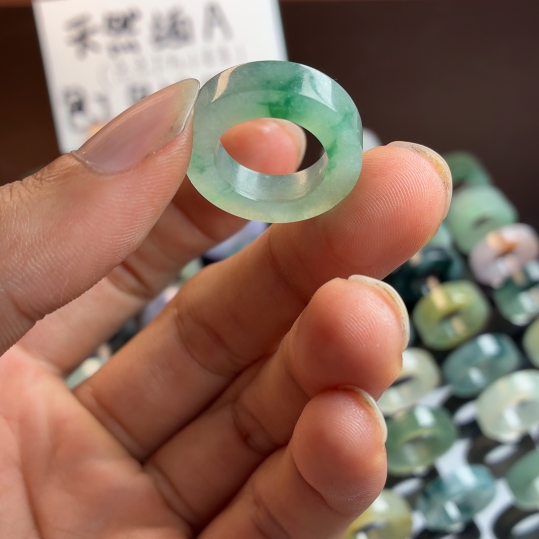 达***3定制翡翠未镶嵌戒指