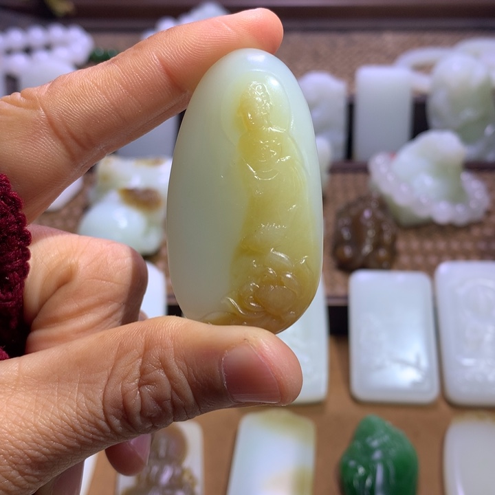 和田玉颈饰未镶嵌逸