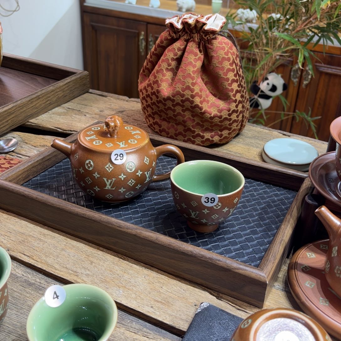 李***️草木灰老花手工杯 壶