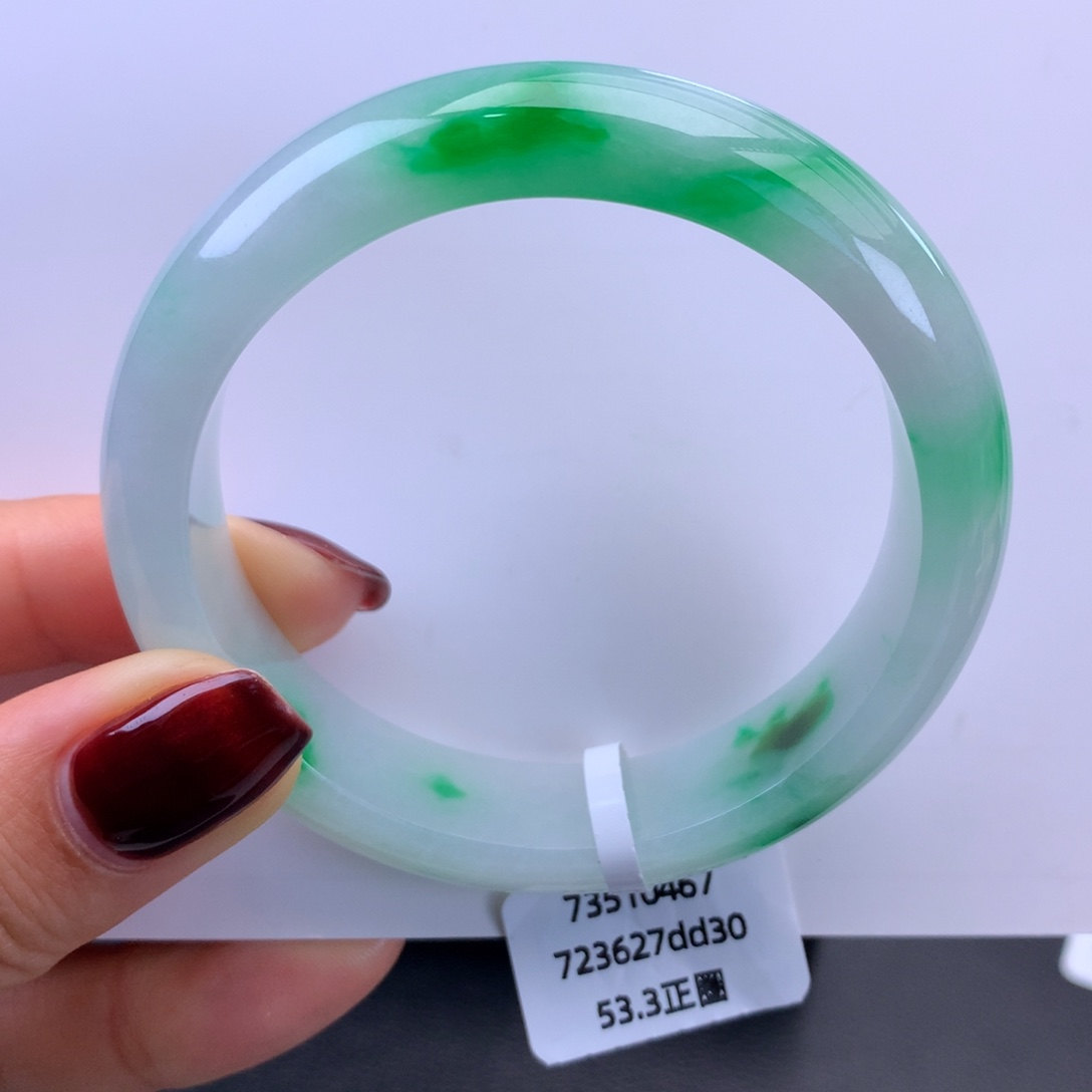 翡翠未镶嵌手镯细糯化白底飘翠手镯（细纹）