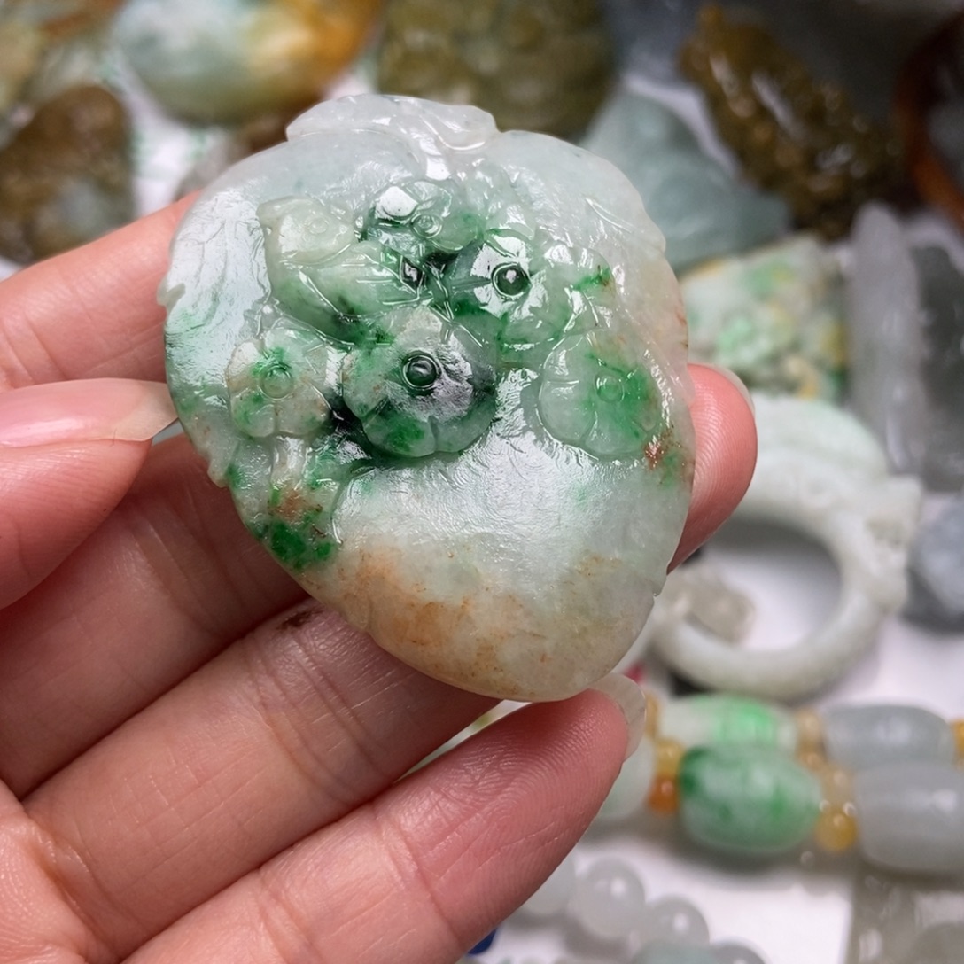 用***3定制翡翠未镶嵌翡翠