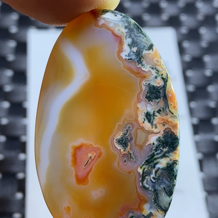 玛瑙/玉髓颈饰未镶嵌