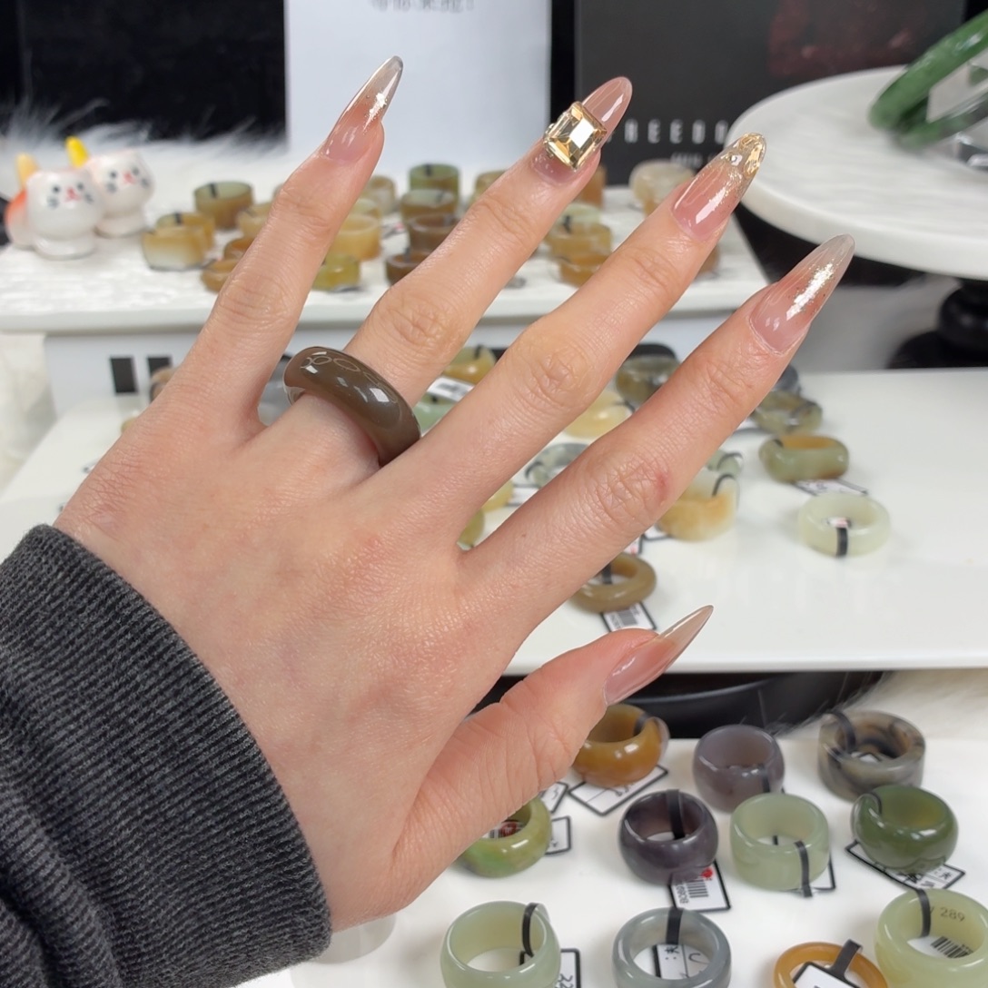 徐***斌和田玉未镶嵌戒指z93咖糖甜甜圈