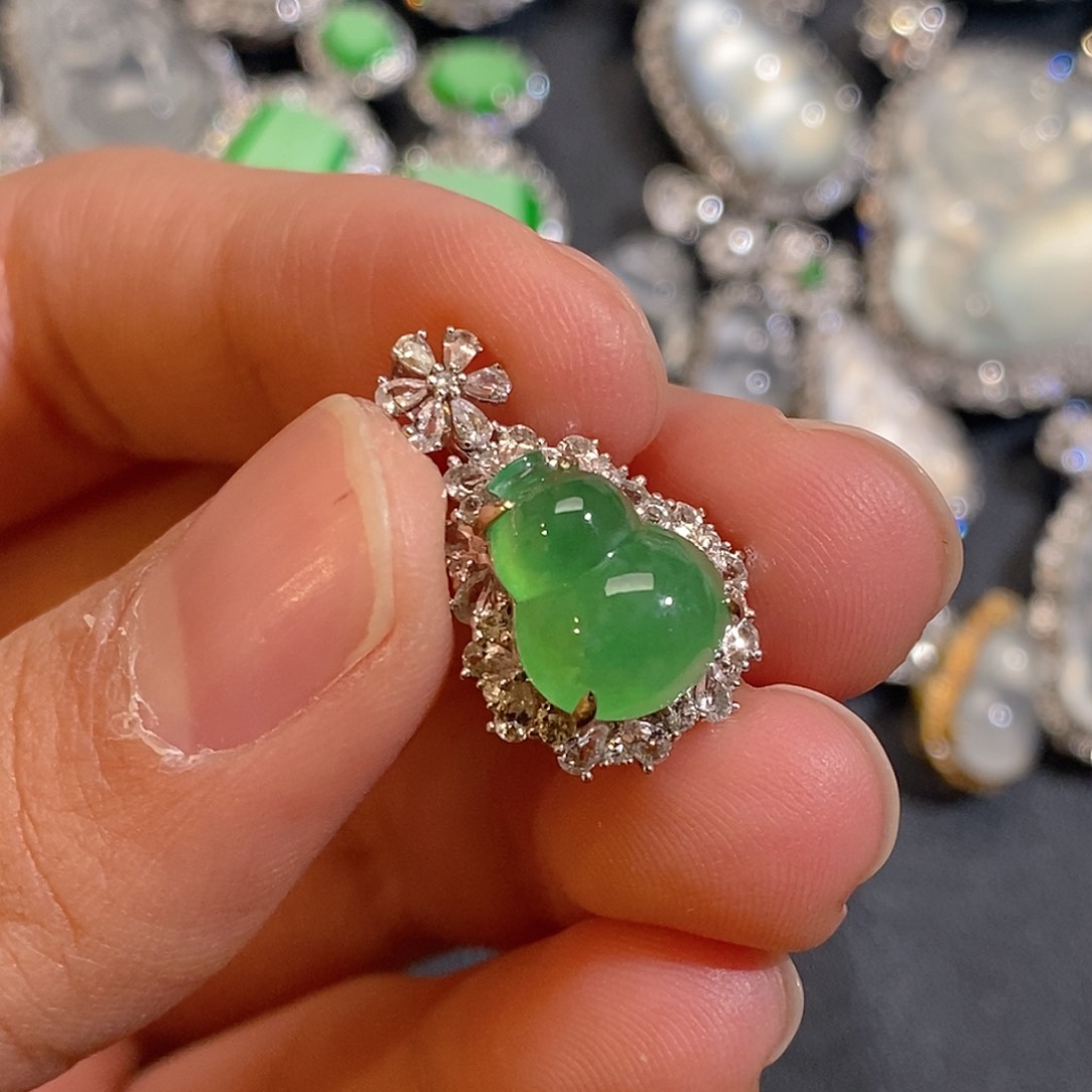 翡翠颈饰18K金镶嵌天然缅甸A货翡翠