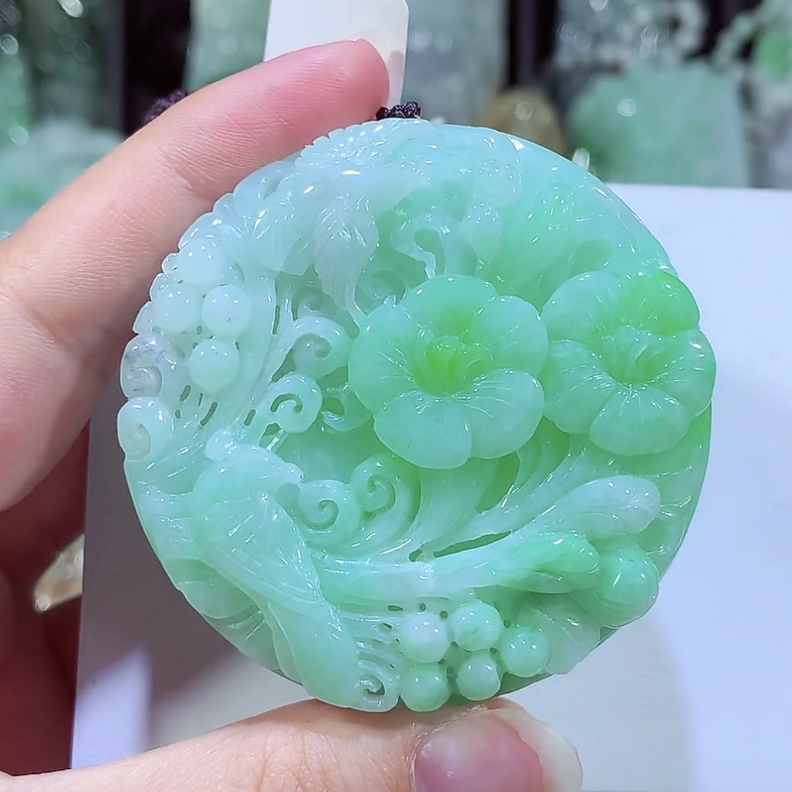 缅甸天然A货翡翠飘绿鸟语花香吊坠