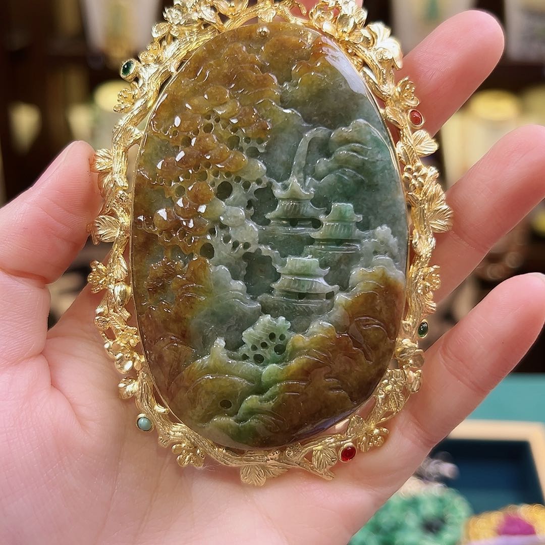 翡翠颈饰未镶嵌，