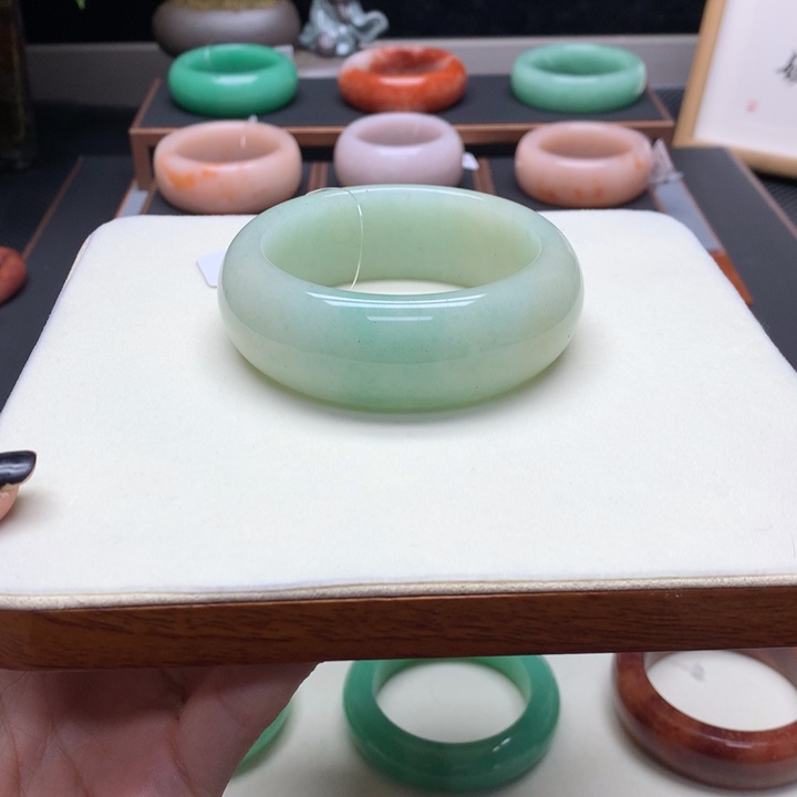 开***心石英质玉（非洲翠）合金佘太翠