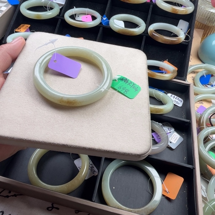 未镶嵌手镯和田玉玲珑美镯57.6