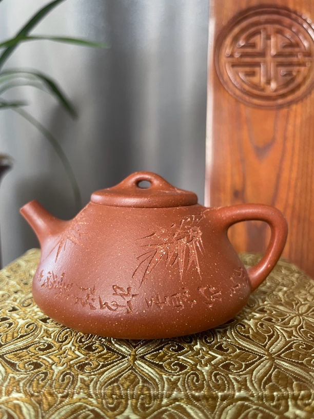 原矿紫砂壶子冶石瓢刻绘.半手工工艺·容量80cc·红降破泥料