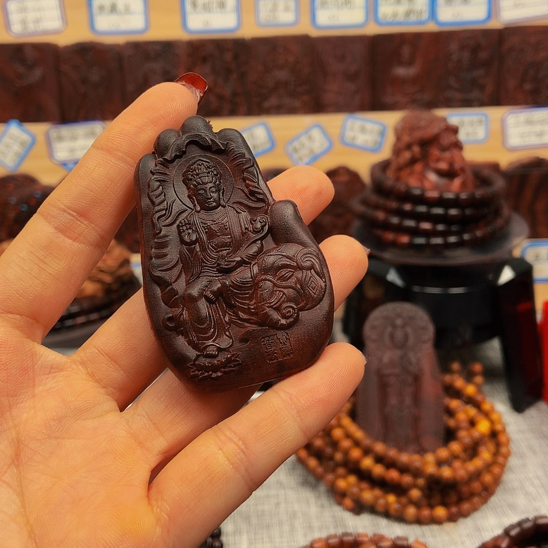 黄花梨/降香黄檀根**森海南黄花梨 文殊菩萨+15颗珠子穿