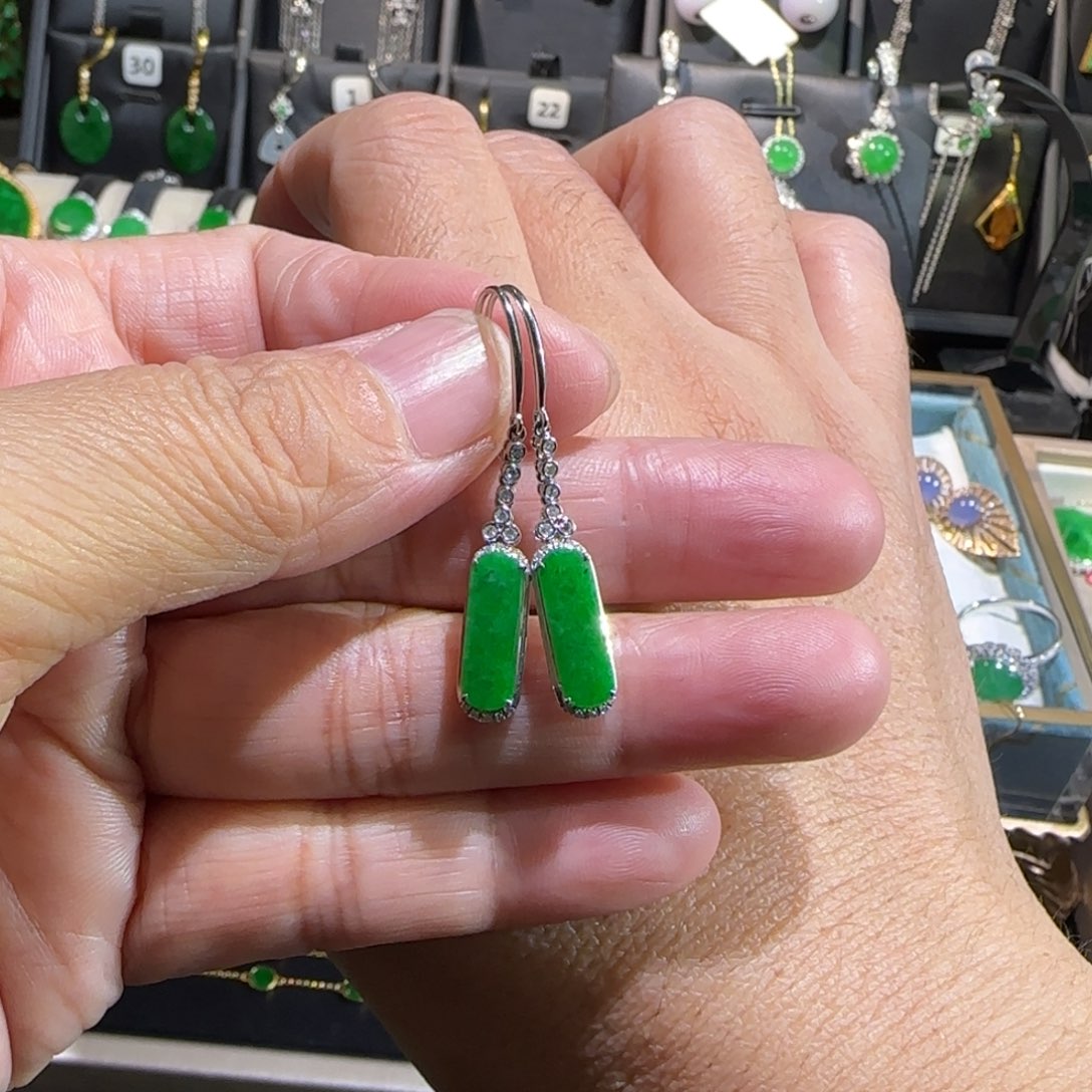 翡翠18K金镶嵌颈饰耳钩