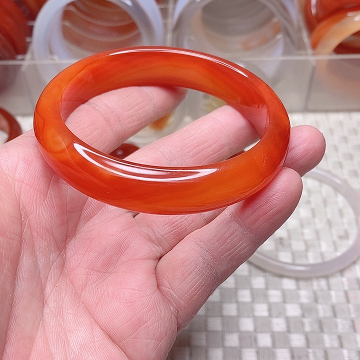 玛瑙/玉髓手镯未镶嵌