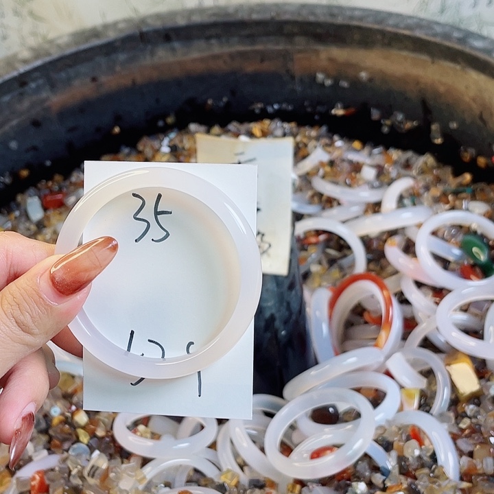 玛瑙/玉髓手镯未镶嵌35