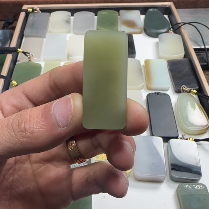 和田玉颈饰未镶嵌(****)