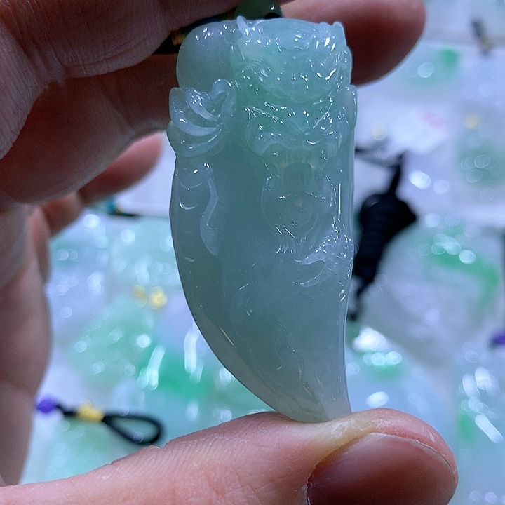 翡翠颈饰未镶嵌天然翡翠A货吊坠