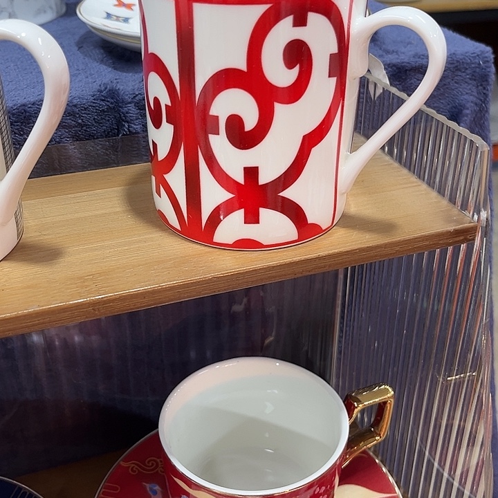 瓷片书斋的主人是一位