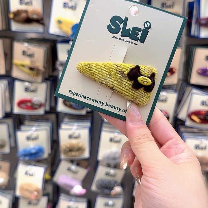 布艺非金属黄色三角小狗掰掰