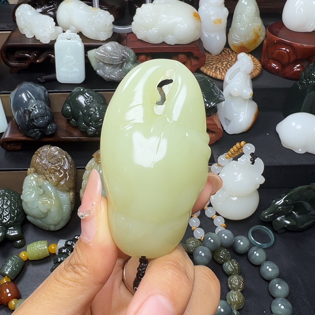 软玉未镶嵌把件天然