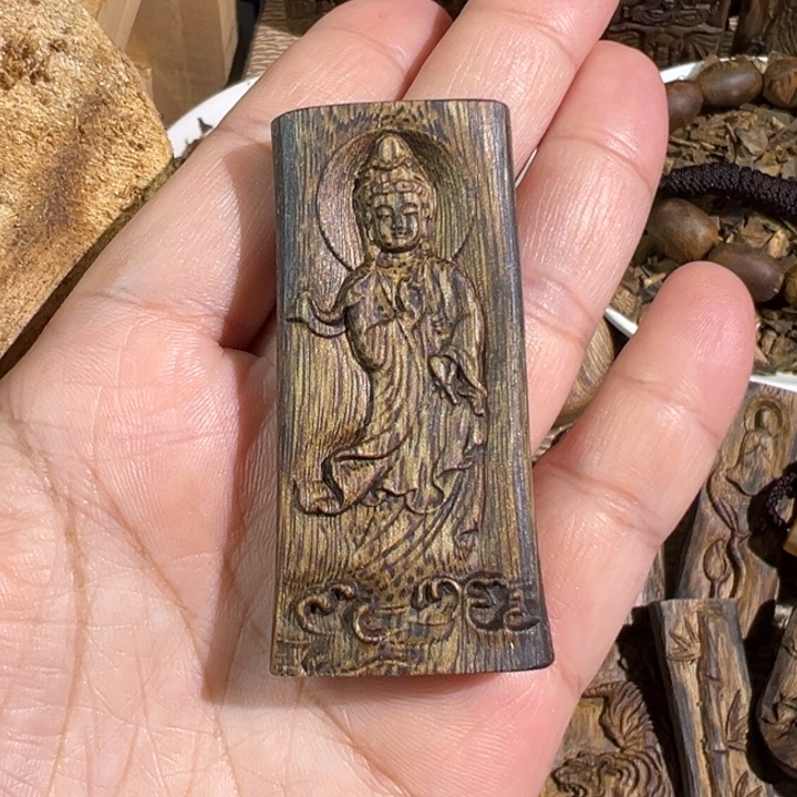 沉香沉香碎屑棋楠沉香乌身雕刻牌9.2克